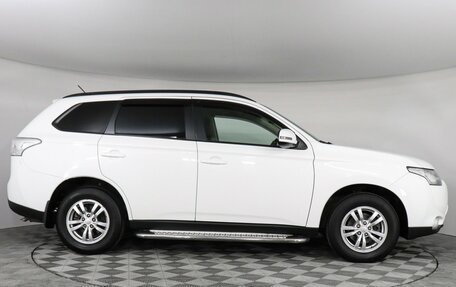 Mitsubishi Outlander III рестайлинг 3, 2013 год, 1 547 000 рублей, 4 фотография