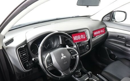 Mitsubishi Outlander III рестайлинг 3, 2013 год, 1 547 000 рублей, 9 фотография