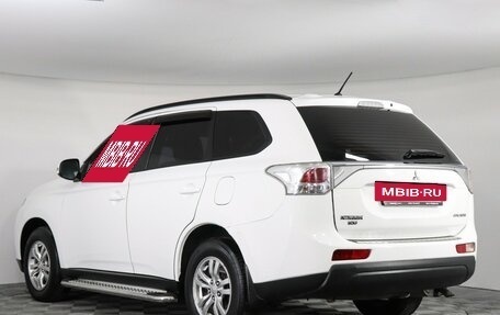 Mitsubishi Outlander III рестайлинг 3, 2013 год, 1 547 000 рублей, 7 фотография