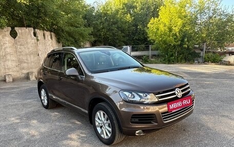 Volkswagen Touareg III, 2013 год, 2 400 000 рублей, 3 фотография