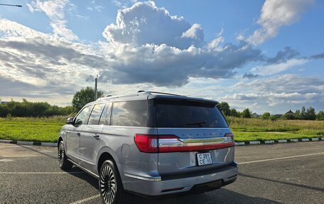 Lincoln Navigator, 2020 год, 9 000 000 рублей, 10 фотография