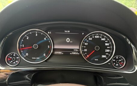 Volkswagen Touareg III, 2011 год, 2 450 000 рублей, 11 фотография