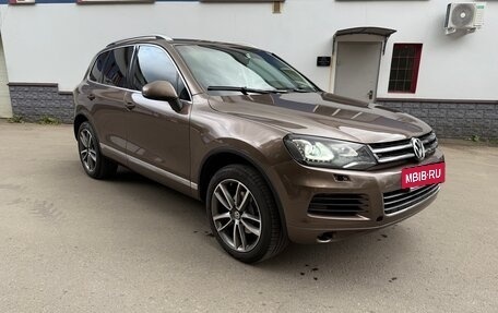 Volkswagen Touareg III, 2011 год, 2 450 000 рублей, 2 фотография
