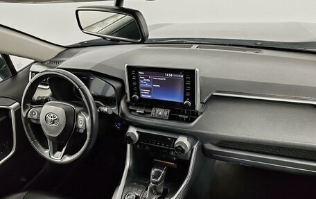 Toyota RAV4, 2020 год, 2 950 000 рублей, 10 фотография