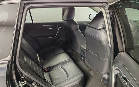 Toyota RAV4, 2020 год, 2 950 000 рублей, 18 фотография