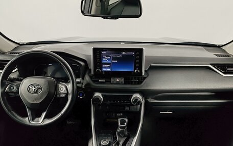 Toyota RAV4, 2020 год, 2 950 000 рублей, 13 фотография