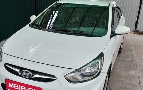 Hyundai Solaris II рестайлинг, 2013 год, 820 000 рублей, 1 фотография