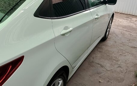 Hyundai Solaris II рестайлинг, 2013 год, 820 000 рублей, 4 фотография