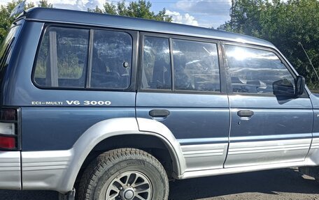 Mitsubishi Pajero III рестайлинг, 1992 год, 1 000 000 рублей, 24 фотография