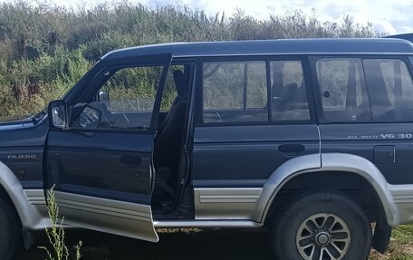 Mitsubishi Pajero III рестайлинг, 1992 год, 1 000 000 рублей, 23 фотография