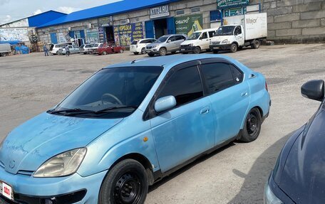 Toyota Prius IV XW50, 1999 год, 140 000 рублей, 2 фотография