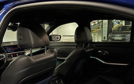BMW 3 серия, 2019 год, 3 890 000 рублей, 14 фотография