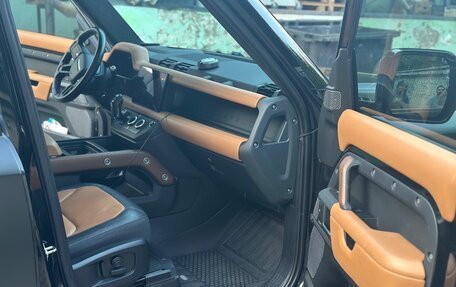 Land Rover Defender II, 2021 год, 8 270 000 рублей, 3 фотография