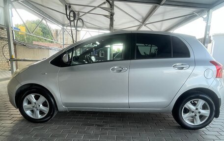 Toyota Yaris III рестайлинг, 2008 год, 800 000 рублей, 2 фотография