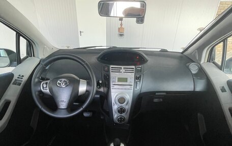 Toyota Yaris III рестайлинг, 2008 год, 800 000 рублей, 7 фотография