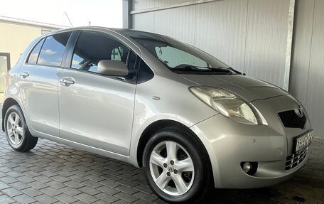 Toyota Yaris III рестайлинг, 2008 год, 800 000 рублей, 3 фотография