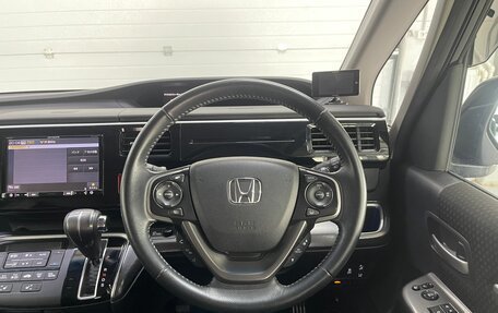 Honda Stepwgn IV, 2017 год, 2 429 000 рублей, 12 фотография