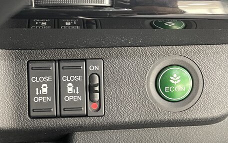 Honda Stepwgn IV, 2017 год, 2 429 000 рублей, 21 фотография