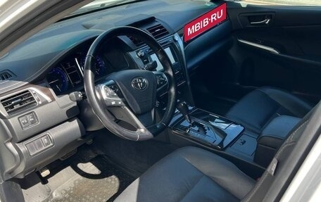 Toyota Camry, 2015 год, 1 890 000 рублей, 6 фотография