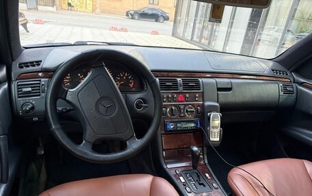 Mercedes-Benz E-Класс, 1998 год, 485 000 рублей, 9 фотография