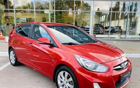 Hyundai Solaris II рестайлинг, 2012 год, 820 000 рублей, 3 фотография
