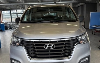 Hyundai Grand Starex Grand Starex I рестайлинг 2, 2018 год, 3 150 000 рублей, 1 фотография