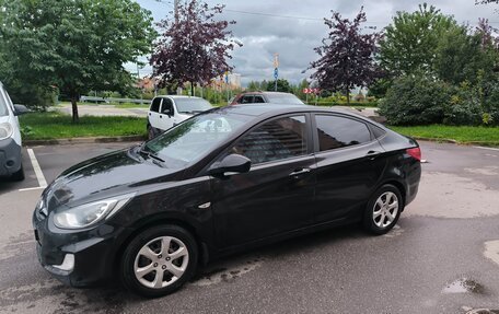Hyundai Solaris II рестайлинг, 2011 год, 450 000 рублей, 1 фотография