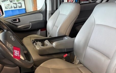 Hyundai Grand Starex Grand Starex I рестайлинг 2, 2018 год, 3 150 000 рублей, 13 фотография