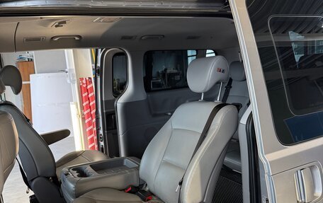 Hyundai Grand Starex Grand Starex I рестайлинг 2, 2018 год, 3 150 000 рублей, 20 фотография