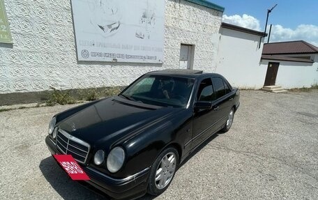 Mercedes-Benz E-Класс, 1996 год, 520 000 рублей, 5 фотография