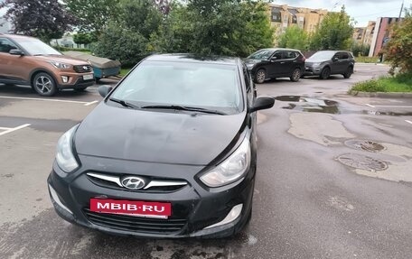 Hyundai Solaris II рестайлинг, 2011 год, 450 000 рублей, 3 фотография