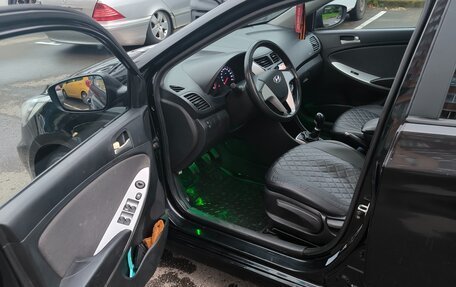 Hyundai Solaris II рестайлинг, 2011 год, 450 000 рублей, 14 фотография