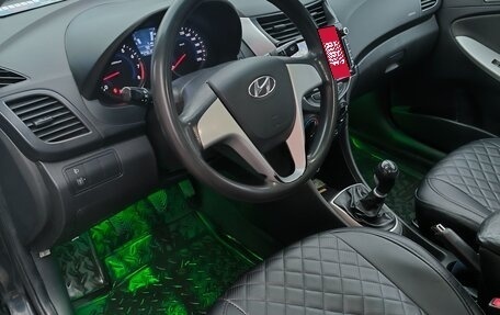 Hyundai Solaris II рестайлинг, 2011 год, 450 000 рублей, 15 фотография