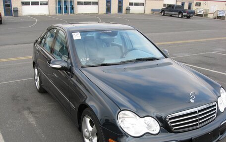Mercedes-Benz C-Класс, 2005 год, 1 100 000 рублей, 1 фотография