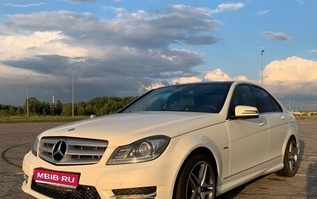 Mercedes-Benz C-Класс, 2012 год, 2 000 000 рублей, 1 фотография