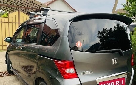 Honda Freed I, 2010 год, 1 150 000 рублей, 2 фотография