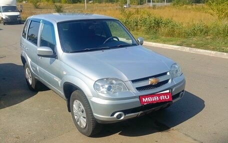 Chevrolet Niva I рестайлинг, 2017 год, 749 000 рублей, 4 фотография