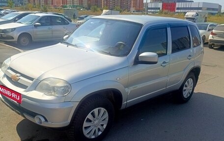 Chevrolet Niva I рестайлинг, 2017 год, 749 000 рублей, 2 фотография