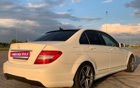 Mercedes-Benz C-Класс, 2012 год, 2 000 000 рублей, 4 фотография