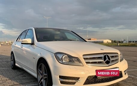 Mercedes-Benz C-Класс, 2012 год, 2 000 000 рублей, 2 фотография