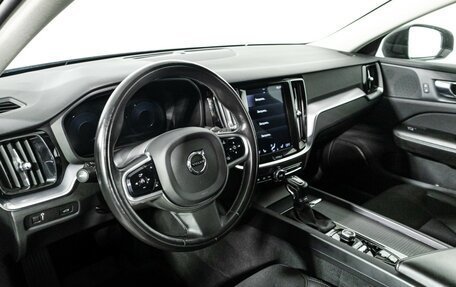 Volvo V60 Cross Country II, 2019 год, 2 799 700 рублей, 11 фотография