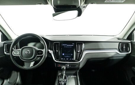 Volvo V60 Cross Country II, 2019 год, 2 799 700 рублей, 13 фотография