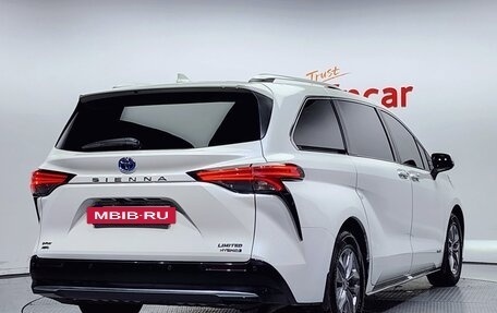 Toyota Sienna, 2021 год, 3 700 000 рублей, 4 фотография