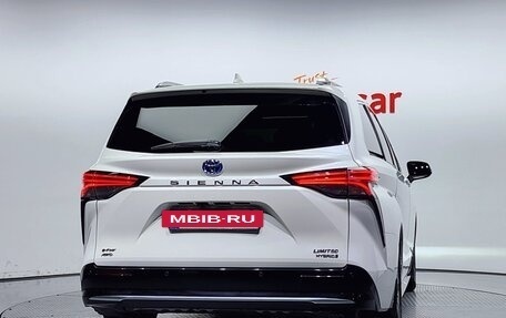 Toyota Sienna, 2021 год, 3 700 000 рублей, 3 фотография