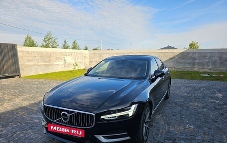 Volvo S90 II рестайлинг, 2020 год, 2 724 000 рублей, 2 фотография