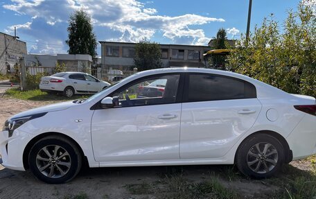 KIA Rio IV, 2021 год, 1 700 000 рублей, 5 фотография