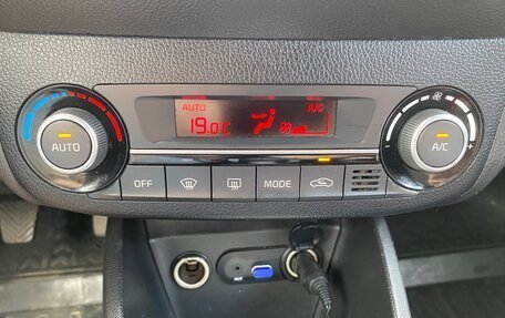 KIA Rio III рестайлинг, 2015 год, 930 000 рублей, 23 фотография