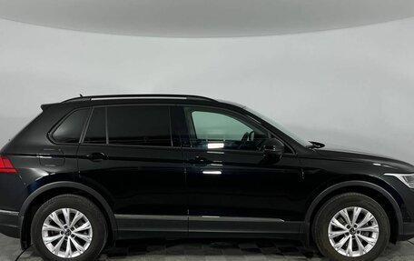 Volkswagen Tiguan II, 2021 год, 2 600 000 рублей, 4 фотография