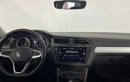Volkswagen Tiguan II, 2021 год, 2 600 000 рублей, 12 фотография
