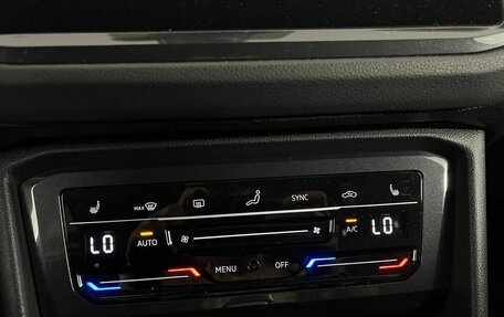 Volkswagen Tiguan II, 2021 год, 2 600 000 рублей, 16 фотография